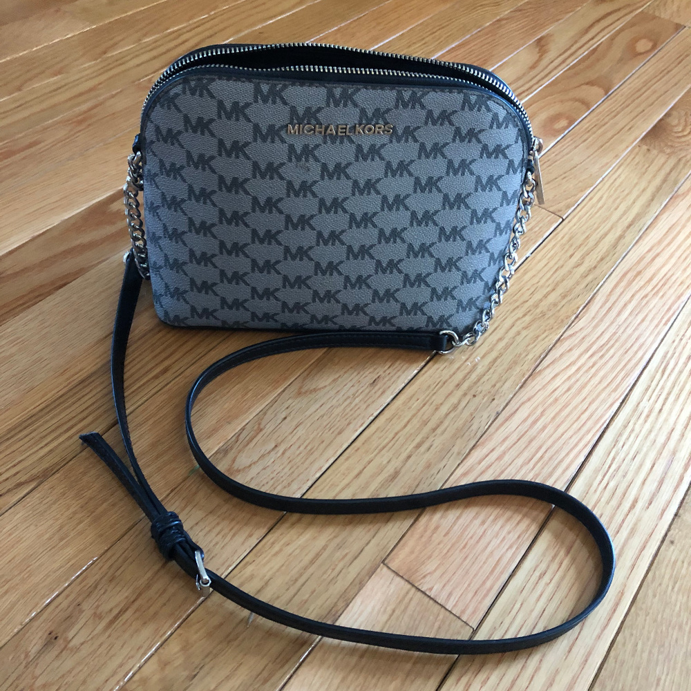 Micheal Kors Purse